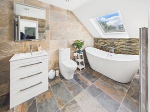 FIRST FLOOR BATHROOM- click for photo gallery
